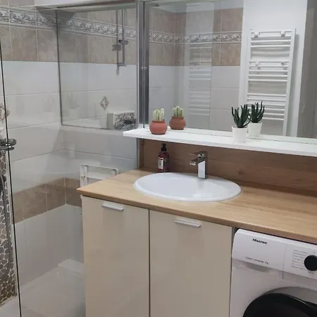 Appartement T2 Meublé à 300m De La Saint-Raphaël