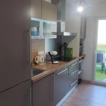 Apartment T2 Meuble A 300m De La *