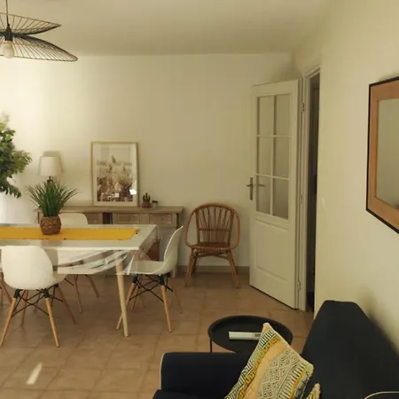 Apartmán T2 Meuble A 300m De La