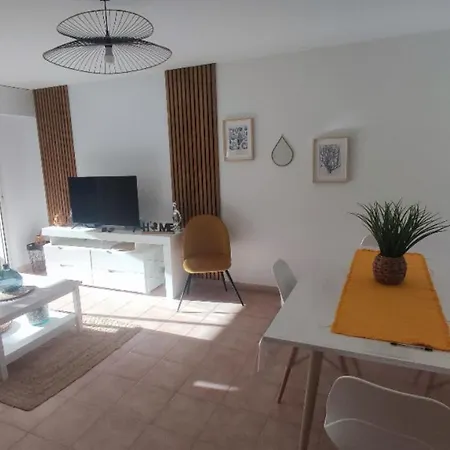 T2 Meuble A 300m De La Apartmán *