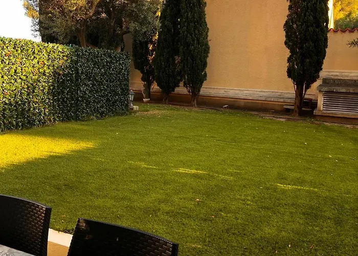 T2 Meuble A 300m De La * Saint-Raphaël